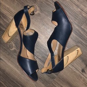 HANDMADE GOREGOUS leather navy blue heel sandals